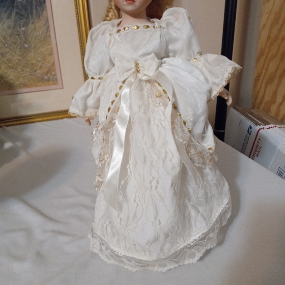 Vtg Porcelain Doll Blonde Hair Blue Eyes in Silky Dress - Picture 6 of 9